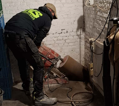 Drilling to bring the district heating network to the buildings. Drilling to bring the district heating network to the buildings.